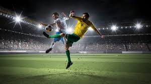 3) soekamtasi menjelaskan bahwa sepak bola adalah sebuah olahraga yang dimainkan secara beregu dan diperlombakan dimana setiap regu terdiri dari 11 orang pemain termasuk goalkeeper (penjaga gawang) 2. Mengenal Olahraga Sepak Bola Sejarah Aturan Posisi Ukuran Lapangan