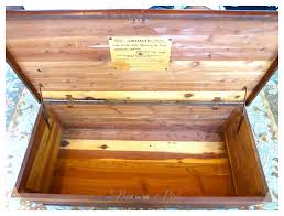 Reviving A Worn Cedar Chest 2 Bees In A Pod Cedar Chest Cedar Old Wood