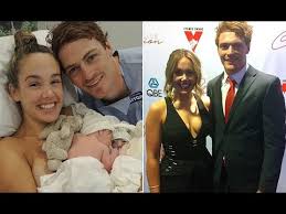 The swans player welcomed twin daughters, bella and willow, with wife amie rohan on april 12. Gary Rohan And His Wife Amie As Their Twin Daughter Dies From A Rare Condition Youtube