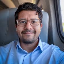 Carlos Valencia (@cavalenc)