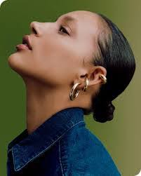 Amber Poplin's Instagram, Twitter & Facebook