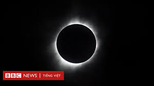 Mặt trăng và mặt trời không chỉ là hình xăm đẹp dành cho phái nữ mà ngay cả nam giới cũng có thể chọn chúng để đại diện cho sự hòa hợp sâu thẳm bên trong.bạn có thể kết hợp chúng lại với nhau hoặc đặt riêng chúng nằm trên mỗi cánh tay, bàn chân, miễn là bạn cảm thấy hài lòng nhất. Nháº­t Thá»±c Va Ná»—i Sá»£ Hai Vá» Ngay Táº­n Tháº¿ Bbc News Tiáº¿ng Viá»‡t
