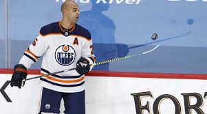 Edmonton oilers fans and management were more than worried when it was announced that star forward leon draisaitl had suffered an eye injury and a concussion during the game against the winnipeg jets last monday. Lrem9wxp3rbaom