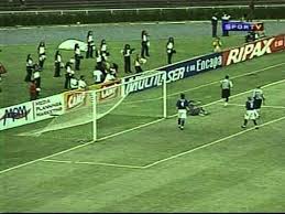 Empatados em pontos, o galo e o coelho brigarão para se isolar na ponta. Cruzeiro 1x0 Atletico Mg 2005 Mineiro 2005 Semifinal Youtube