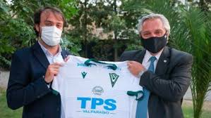 Jerseys de la mls 2021. Alcalde De Valparaiso Le Regalo Una Camiseta De Santiago Wanderers Al Presidente De Argentina Alairelibre Cl