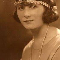 Nora Lyons (nolanora)