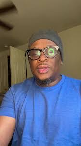 Kerri Marlow's Instagram, Twitter & Facebook