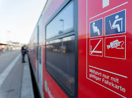 Schneeräumtrupps der bahn seien überall im einsatz, um einen möglichst reibungslosen zugverkehr sicherzustellen, sagte eine sprecherin. Bahnfahrt Mit Handicap Weilheim Und Umgebung Teckbote