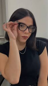 Atentiss de unboxing con buen datoo! , Si eres piti como yo 🤓 te dejo el  datazo de la vida. Encontré estos lentes en @firmoo_chile y son  maravillosos. , Código de descuento ZY30 🫶🏻, El modelo que yo ...