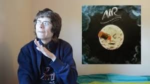 If you'd lost touch with godin and dunckel after their last few albums, this might just be the return ticket needed to step back into their (other)world. Astronomic Club Von Air Laut De Song