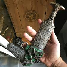 Pin By Harman Aulakh On Jambiya Daggers Dagger Knife Daggers Dagger