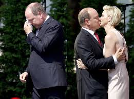 Ist der sohn des früheren herrschers rainier iii. Photos Albert De Monaco Pleure Apres La Declaration D Amour De Charlene En Francais Voici