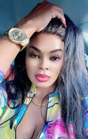 Sa brule 🔥 entre Mme Mvemba Coco...