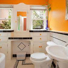 This ensuite bathroom is the perfect rustic bathroom idea for a cabin or lodge style home. 15 Best Beach Bathroom Ideas