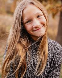 Addison Linder's Instagram, Twitter & Facebook