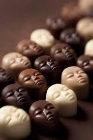 Faces Of The World Chocolates Negozio Di Cioccolato Sculture Di Cioccolato Cioccolato