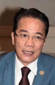 Batu sapi mp datuk liew vui keong has kicked the bucket, accepted to be from a lung disease at about 11.40am on friday (oct 2). Tributes Pour In For Batu Sapi Mp The Star