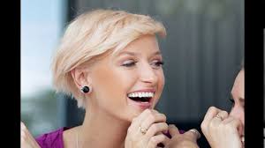 Very short haircuts, and super short hair cuts, also known as haircuts above the ear, are known as one of the most stylish, trendy and easy to manage hair styles that a woman can try. Short Ear Length Bob Haircuts Youtube