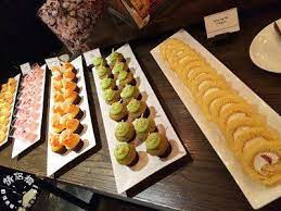 潮食街 新蒲崗 的相片 情侶檔 拍平拖包膠 food cheese board cheese