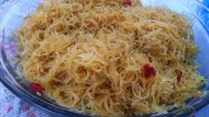 Dulu, bihun goreng dan mie rebus adalah dua makanan yang sering sekali dibuat ibu kala kami semua masih kecil. Bihun Goreng Simple Dimanaja Com