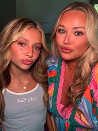 Daddy is taking us out to dinner🌴💖🫶🏼