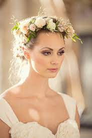 Jun 29, 2021 · when it comes to wedding flowers, bigger isn't always better—especially if you're working with a tight budget.florals are a notoriously pricey component of any wedding budget, and while you might want your venue to be covered in lush fresh flowers, it can feel daunting to achieve the look you want within your price range. Tips And Ideas For Wearing Fresh Flowers In Your Hair For Your Wedding