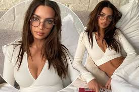 This is the official/verified emily ratajkowski facebook page!. Emily Ratajkowski S Inspiring Honesty About Emotional And Mental Battle In Lockdown Mirror Online