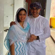 5,609 likes · 150 talking about this. 11 Foto Sukhdev Singh Suami Bunga Zainal Terpaut Usia 18 Tahun Dibilang Mirip Aktor Bollywood Kapanlagi Com