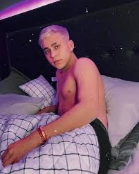 El tiktoker Rod Contreras desnudo