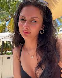 Meg McGrath (@itsmegmcg) • Instagram photos and videos