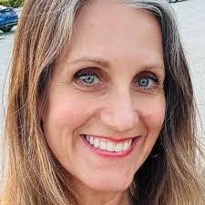 Sarah Venable's Instagram, Twitter & Facebook