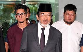 Smartly dressed in a batik shirt and wearing a face mask, musa was seated among the vip guests with a walking stick in hand. Sabah Cm S Post Court To Decide On Nov 7 Free Malaysia Today Fmt