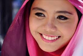Kamu juga bisa download secara legal di itunes untuk mendukung artis agar terus berkarya. Lirik Lagu 55kb Lirik Lagu Sahabat Najwa Latif Lirik Lagu Sahabat Najwa Latif