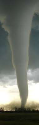 Each year, more than 2,000 tornadoes occur worldwide, with the vast majority occurring in the united states and europe. Pin On Tornado