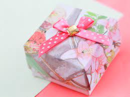 A piece of cardboard makes a square box with sides ¼ the original length. How To Make A Gift Box Out Of A Greeting Card With Pictures