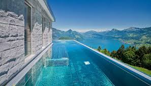 si avvicina l autunno stagione ideale per un po di relax alle terme oggi vi presento l hotel villa honeg piscines de reve piscine a debordement hotel piscine