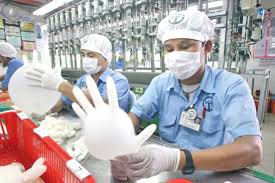 Guess how much migrant workers pay to enter malaysia. World S Top Glovemaker Vows Clean Up As Migrant Workers Toil In Malaysia Factories Borneo Post Online