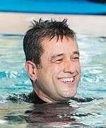 Schwimmen lernen: darauf müssen Väter achten