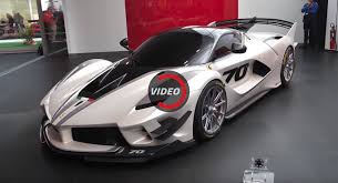Presenta lo stesso motore della versione precedente, ma con diverse modifiche nell'aerodinamica e nel peso, tramite una maggiore lavorazione della fibra di carbonio. Take An In Depth Tour Of Ferrari S Wild Fxx K Evo Carscoops