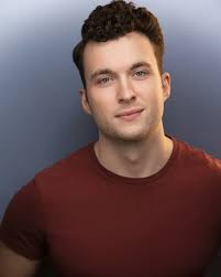 Merry Christmas Y'all! This is from the other evening with @gottasingkgnyc  performing with the rising star, Greta Weeks, herself! Thanks to her Mom  @gillianbellsings for letting Greta stay out past her bedtime