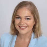 Lisa Upperman's Instagram, Twitter & Facebook