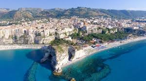 The offered cuisine varies from local to classic and from light to substantial. Tropea Archive Inkalabrien