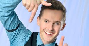 David leder Mello igen