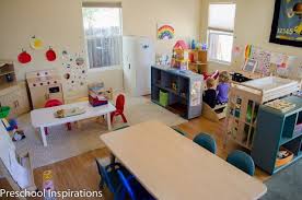 Preschool Classroom Tour Blog Hop 8 Jpg 640 424 Pixels Preschool Classroom Setup Preschool Rooms Home Daycare Rooms