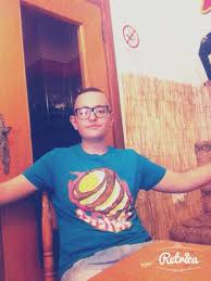 A un passo dalla luna con @anamenaoficial fuori ora 🌙✨ ascolta al link qui sotto 👇🏼 smi.lnk.to/rhaunpassodallaluna. Rocco Hunt D Roccomsa Twitter