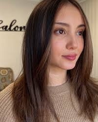 Yesterday's transformation 🍂 welcome back to the red head club @callypre  🤗 • • • • • #dimensionalblonde #modernhair #redhair #idahohairstylist  #twinsfallshairstylist #rootsmudge #hairpainting #behindthechair  #livedinhair #mastersofbalyage ...