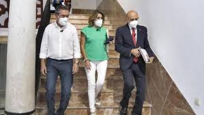 Y andalucía siempre ha sido el gran bastión de los socialistas, así que díaz se lanzó a presidir el psoe después de la marcha de pedro sánchez. Primarias En El Psoe Andaluz Los Militantes Del Psoe Buscan Con Su Voto Como Volver A La Junta De Andalucia