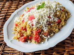 Nun alle zutaten bis auf den sesam mit dem couscous vermischen. Couscous Mit Wassermelone Und Feta Dreiminutenei