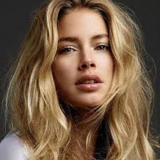Many People Outside The Netherlands Have The Idea That Everyone In The Netherlands Has Blonde Hair A Long Hair Styles Blonde Color Hair Color Blonde Highlights