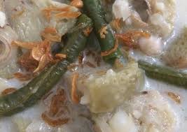 Ciri khas sayur lodeh yakni racikan bumbunya menggunakan santan kental dan rasanya cenderung pedas. Resep Sayur Lodeh Gurih Kluwih